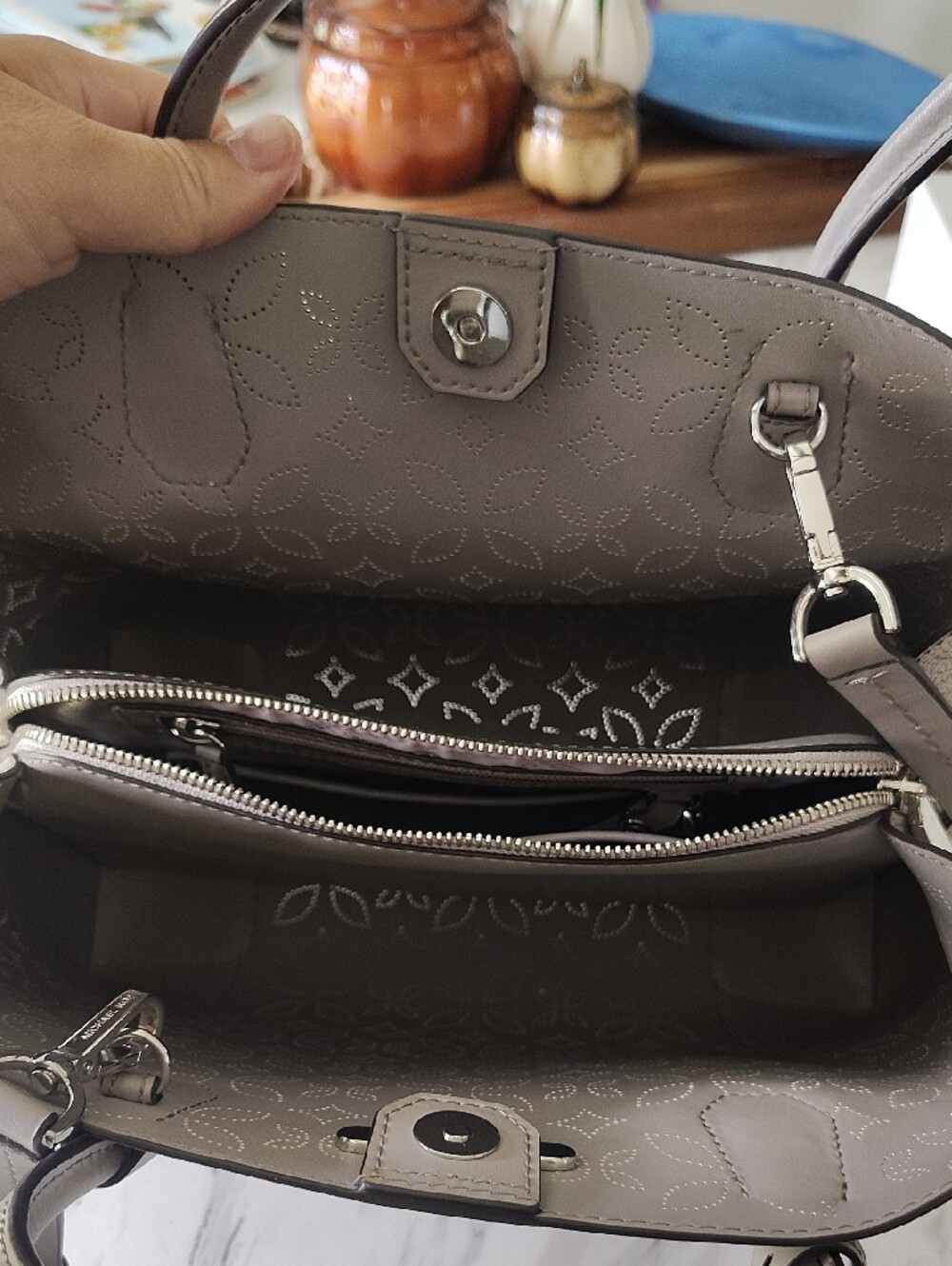 Michael Kors Mercer Gallery Leather Tote, Medium - Picture 15 of 16